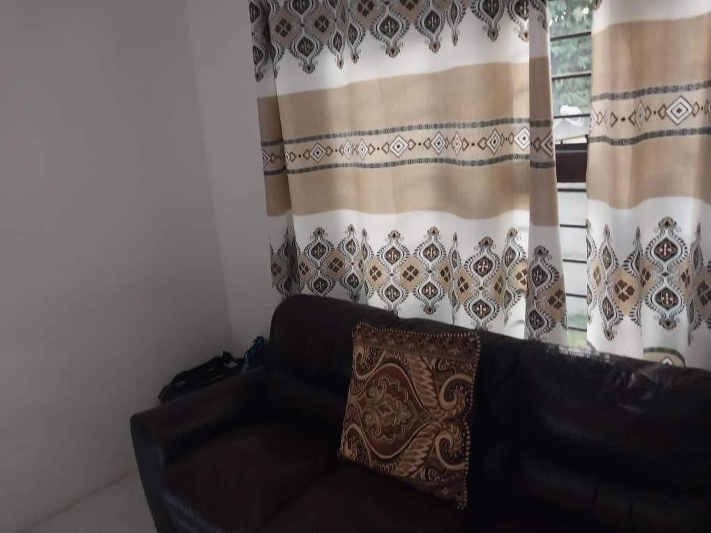 צ'ינגולה Emmrose Apartments מראה חיצוני תמונה